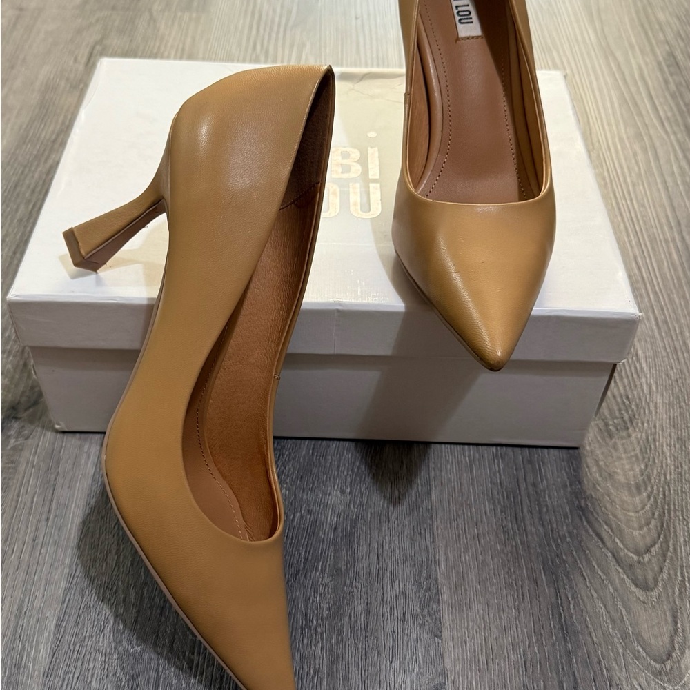 Bibi Lou Leather Honey Beige Pointed Toe High Heel Pumps SZ 39 Brand New In Box - Picture 6 of 6